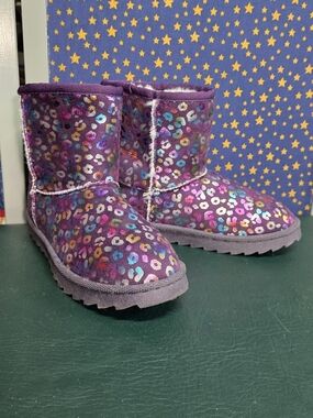 **Purple Metallic Leopard Print Cozy Boots**